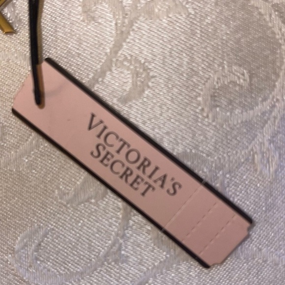 Victoria’s Secret Gold Metallic Accordion Wallet NWT - Picture 7 of 12